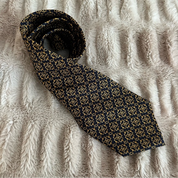 Bert Pulitzer 100% Silk Tie Navy Gold Geometric Made in USA - Picture 6 of 6